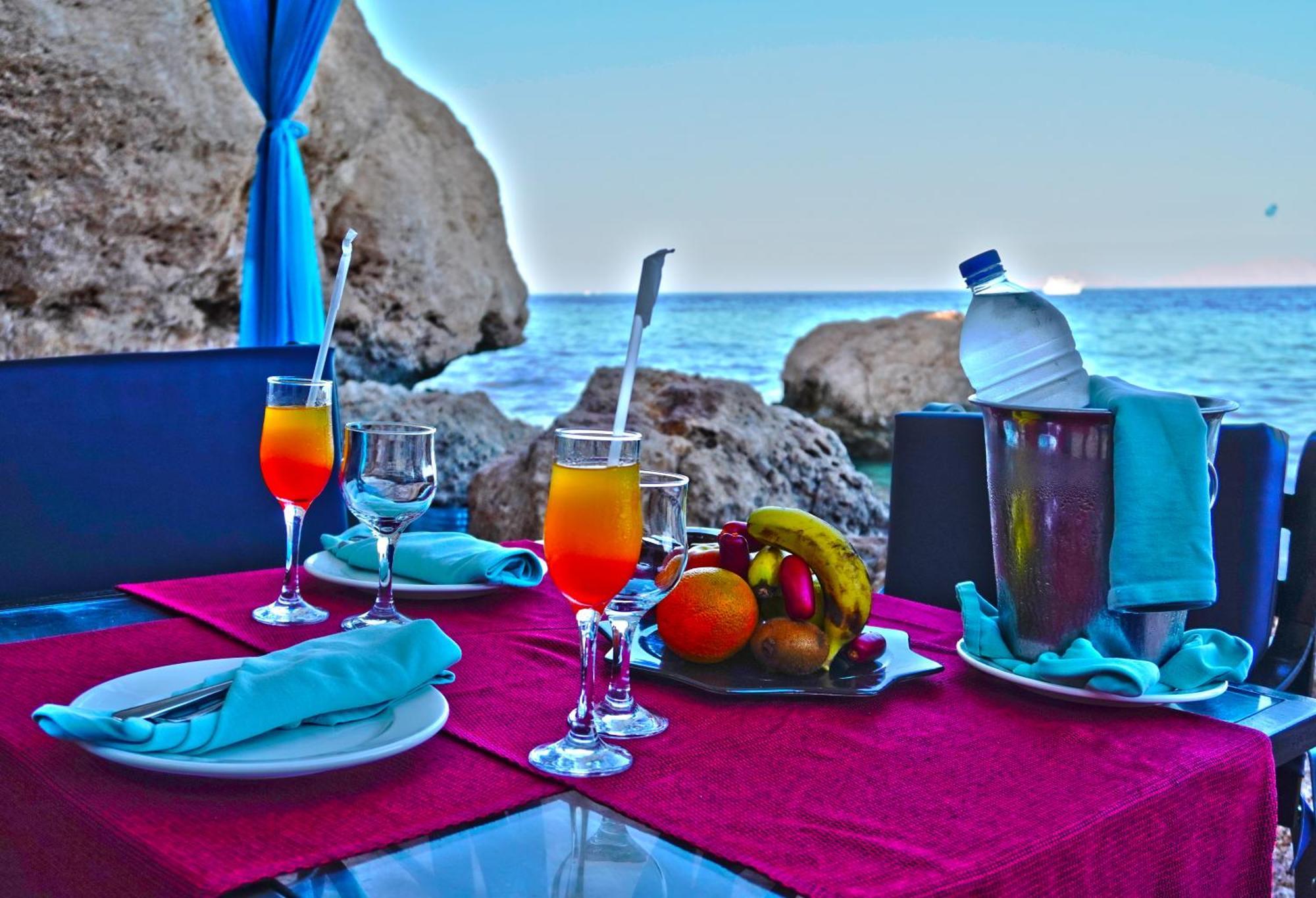 Safir Sharm Waterfalls Resort Eksteriør bilde A typical Italian aperitivo