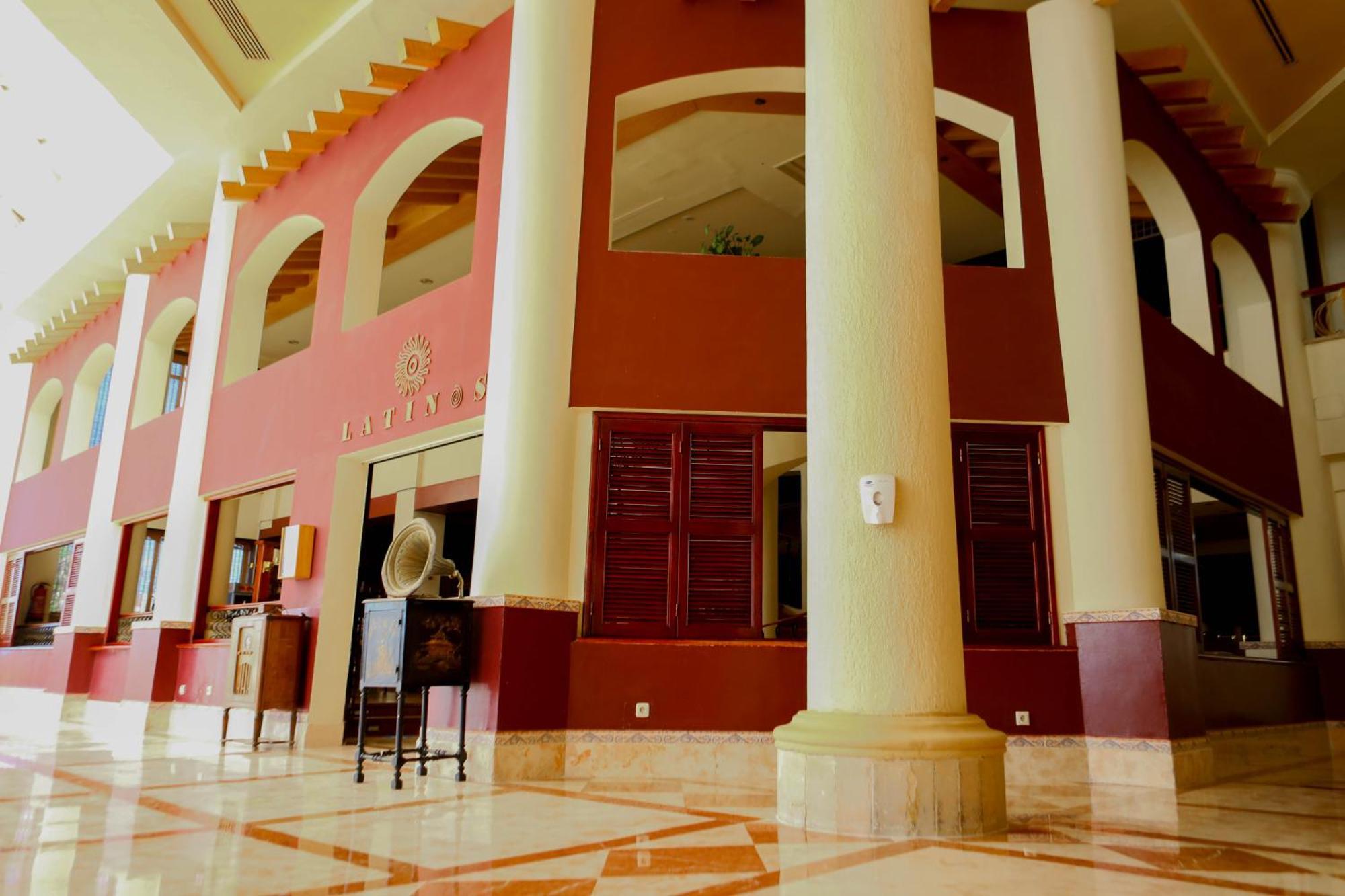 Safir Sharm Waterfalls Resort Eksteriør bilde Interior of the library