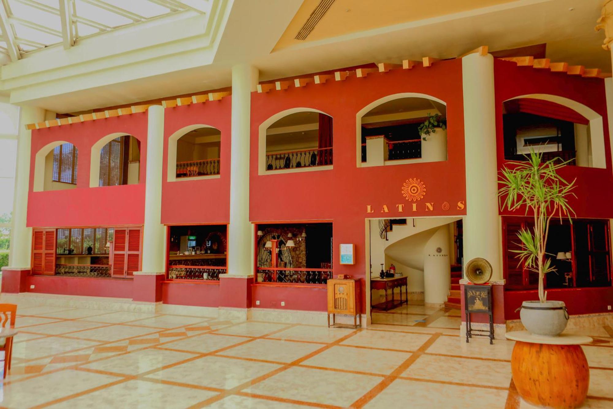 Safir Sharm Waterfalls Resort Eksteriør bilde The lobby of the hotel